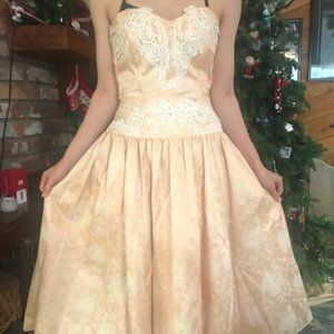 Vintage style Cream-Lace Dress